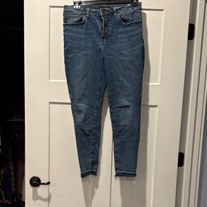 Lee Women's Cropped Blue Jeans